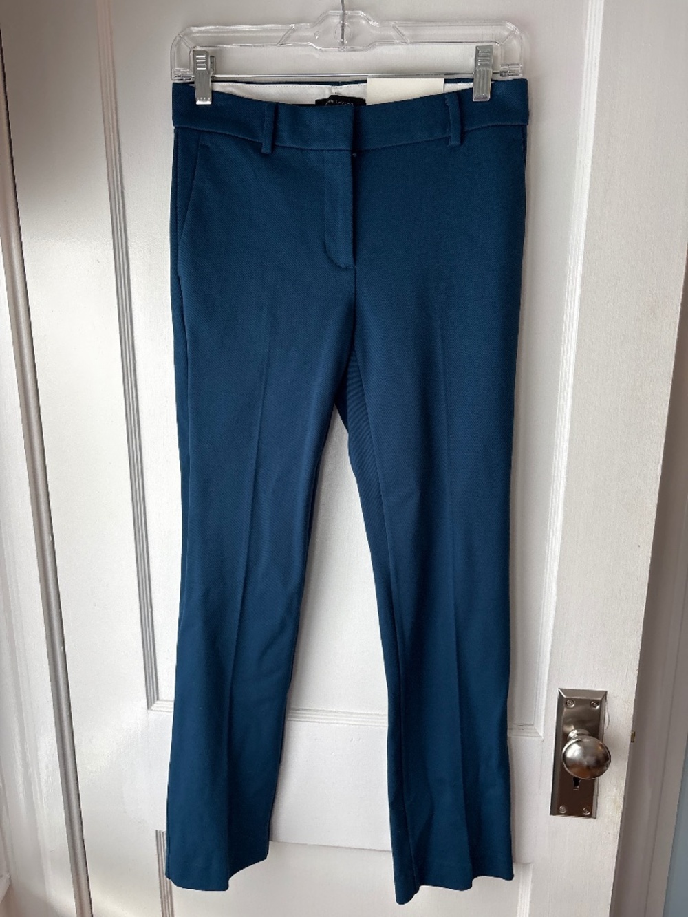 Ann Taylor Mid Rise Straight Pant in Navy, Sz 0P, NWT